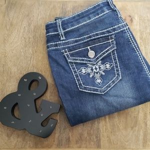 Earl Jeans Contrast Stitch Cuffed Capris